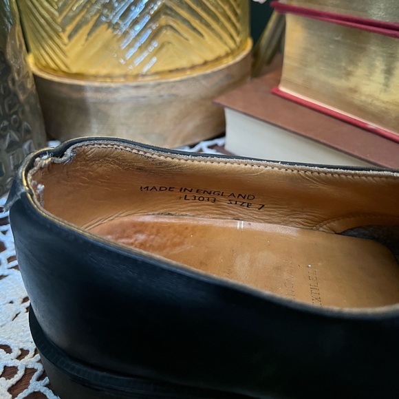 Dr. Marten Black leather Oxford three eyelet shoe. - Picture 6 of 7